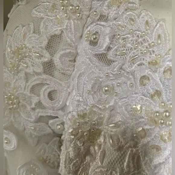 Pre loved 🥰 Morilee Vintage, minimal Raw Silk Wedding Dress. - Picture 13 of 15